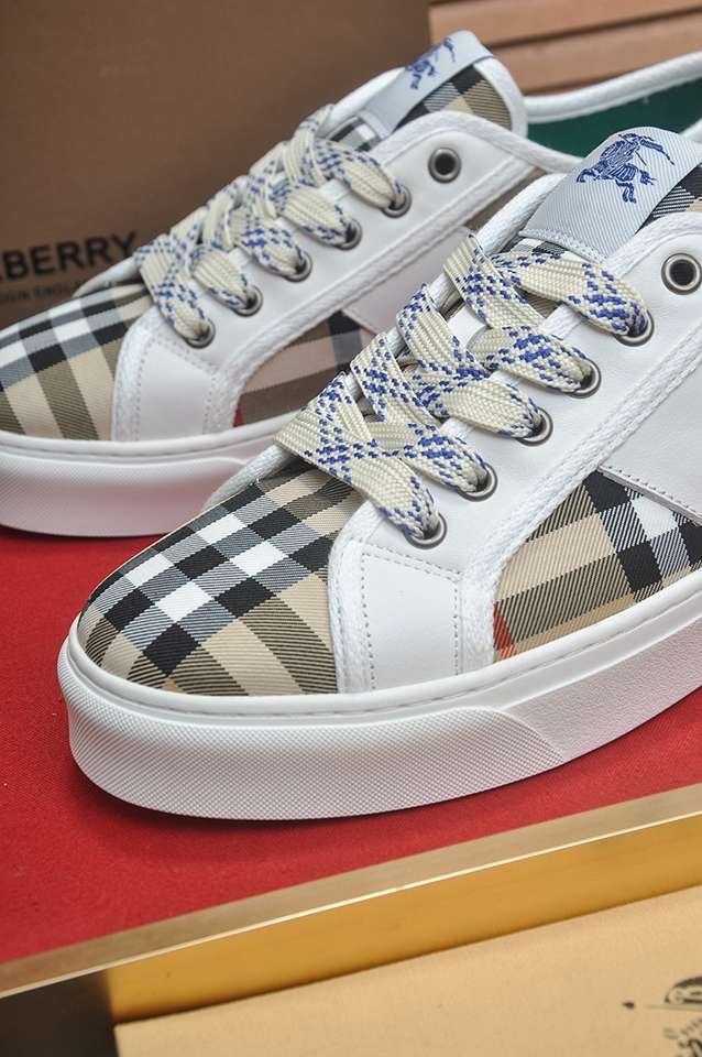 Burberry Leather Low-Top Sneakers Colorway 2 1133250-2
