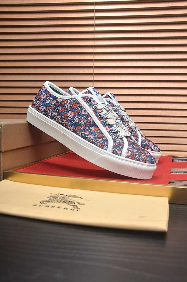 Burberry Leather Low-Top Sneakers 1133250