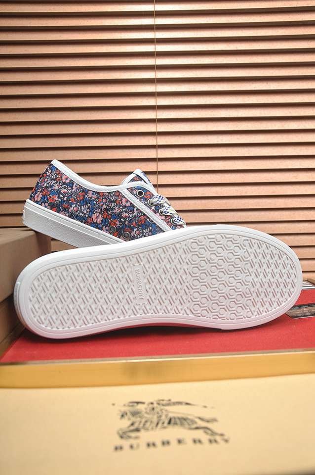 Burberry Leather Low-Top Sneakers 1133250