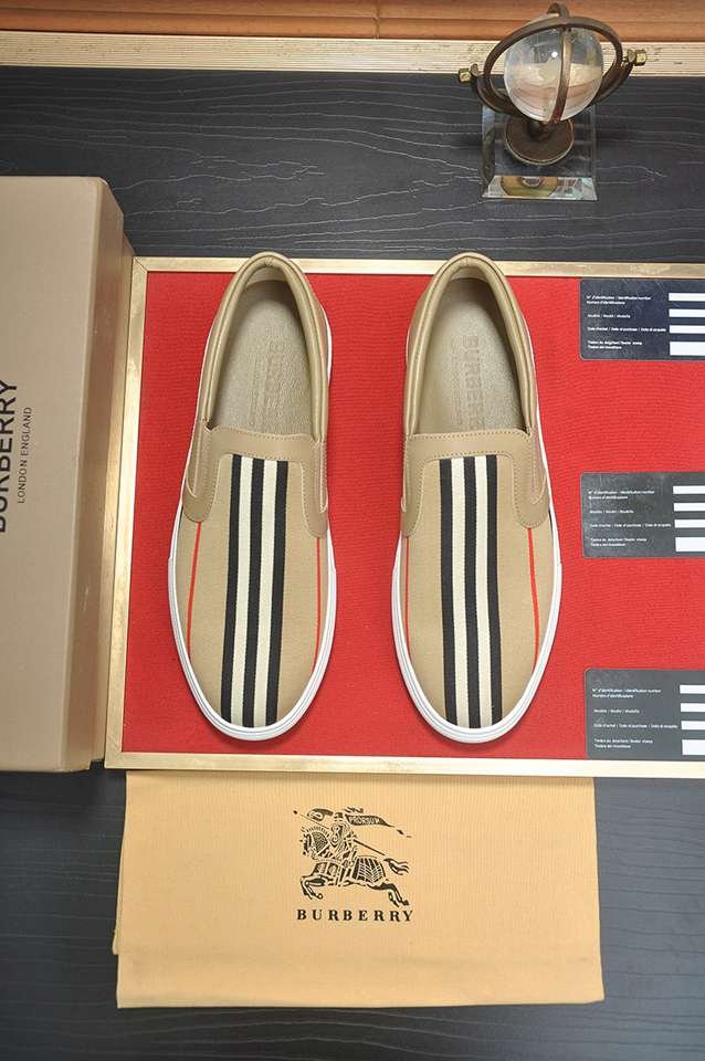 Burberry Leather Low-Top Sneakers Colorway 41 1133260-41
