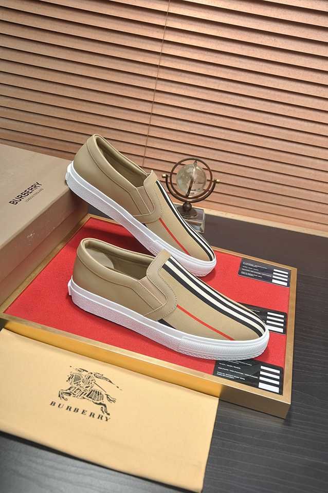 Burberry Leather Low-Top Sneakers Colorway 41 1133260-41