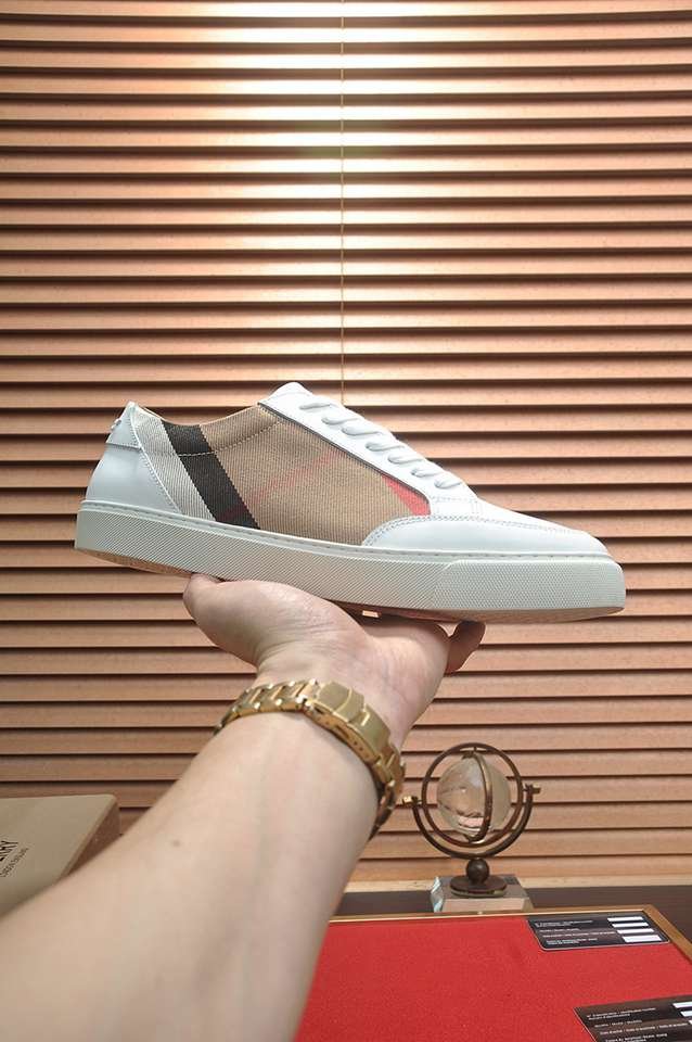 Burberry Leather Low-Top Sneakers Colorway 40 1133260-40