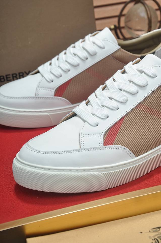 Burberry Leather Low-Top Sneakers Colorway 40 1133260-40