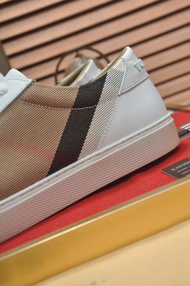Burberry Leather Low-Top Sneakers Colorway 40 1133260-40