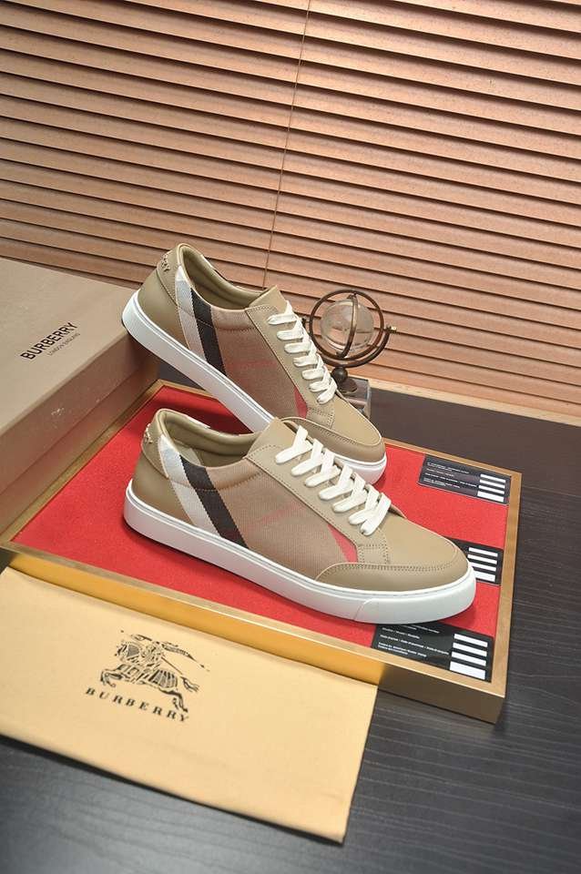 Burberry Leather Low-Top Sneakers Colorway 39 1133260-39