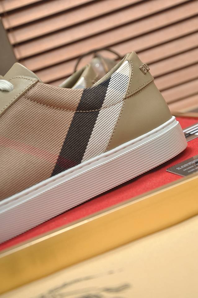 Burberry Leather Low-Top Sneakers Colorway 39 1133260-39