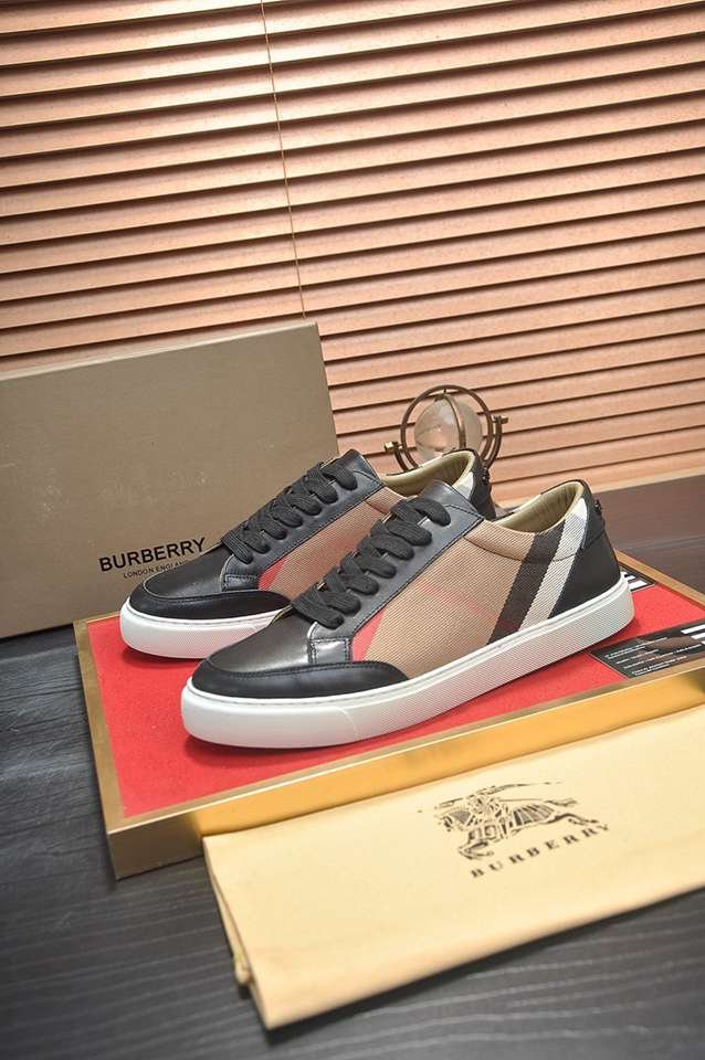 Burberry Leather Low-Top Sneakers Colorway 38 1133260-38