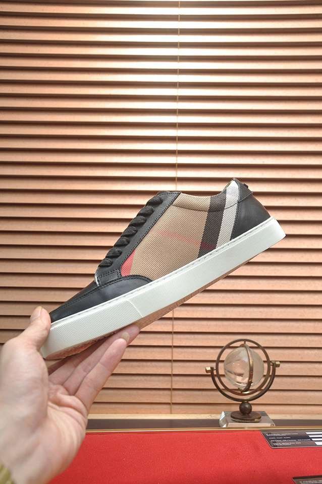 Burberry Leather Low-Top Sneakers Colorway 38 1133260-38
