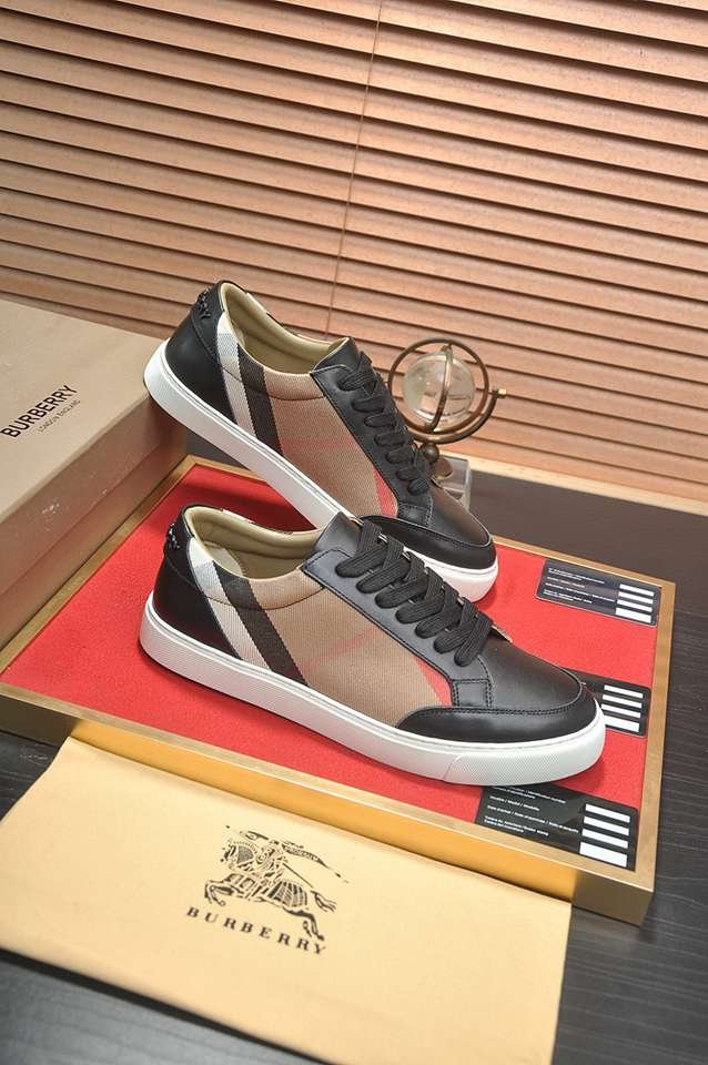 Burberry Leather Low-Top Sneakers Colorway 38 1133260-38