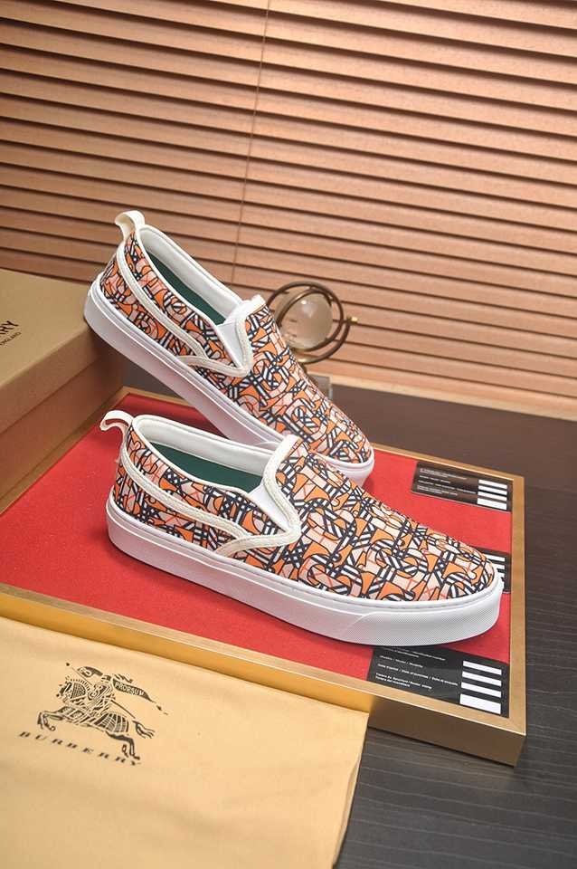 Burberry Leather Low-Top Sneakers Colorway 2 1133220-2