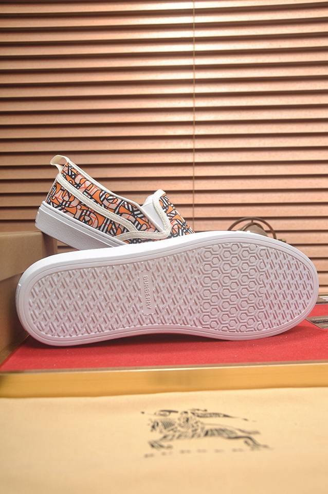 Burberry Leather Low-Top Sneakers Colorway 2 1133220-2