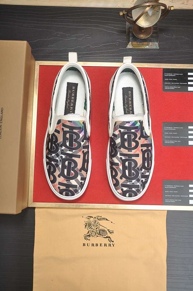 Burberry Leather Low-Top Sneakers Colorway 1 1133220-1