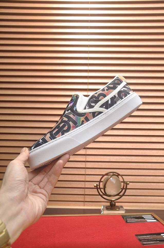 Burberry Leather Low-Top Sneakers Colorway 1 1133220-1