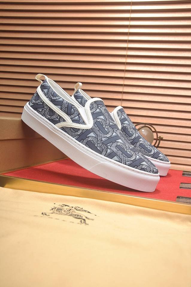 Burberry Leather Low-Top Sneakers 1133220