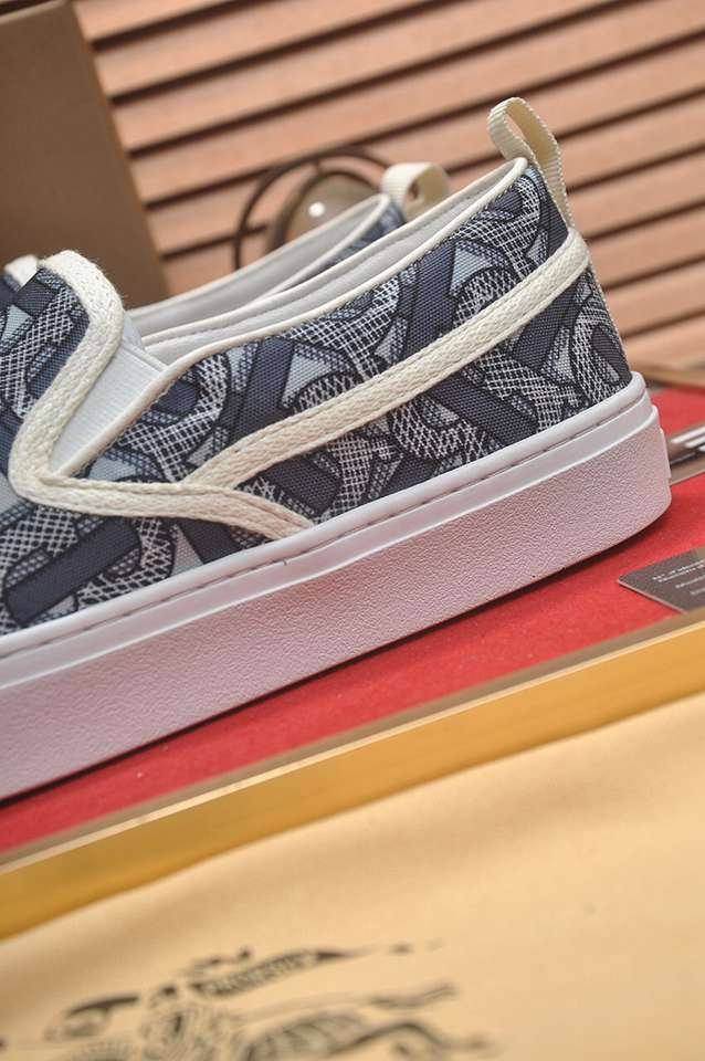 Burberry Leather Low-Top Sneakers 1133220