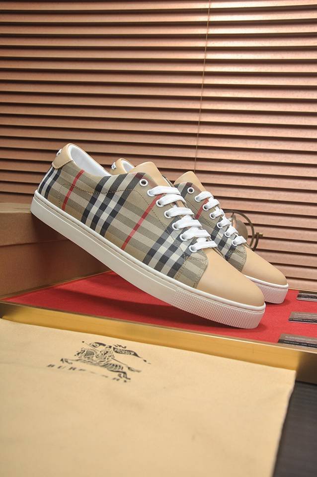 Burberry Leather Low-Top Sneakers Colorway 37 1133260-37
