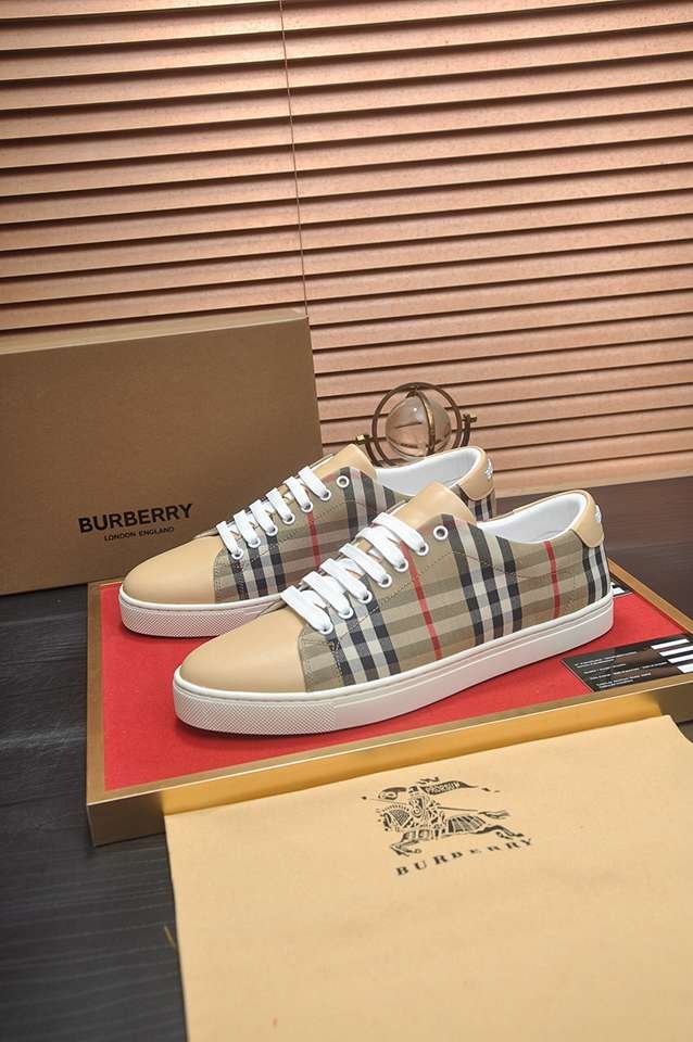 Burberry Leather Low-Top Sneakers Colorway 37 1133260-37