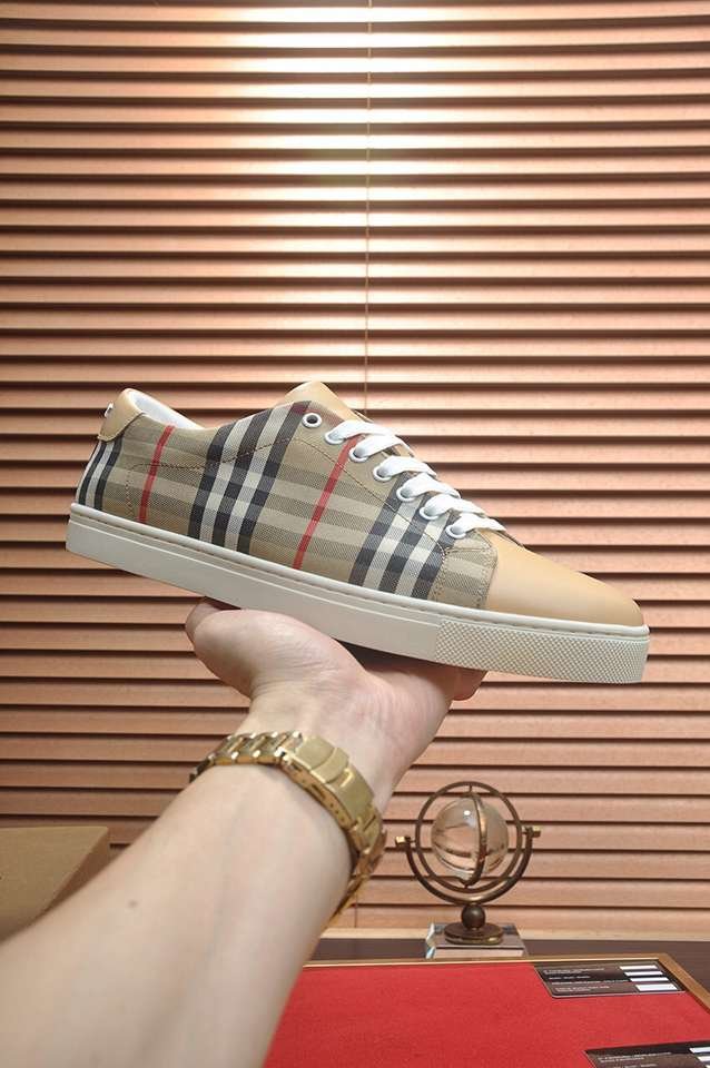 Burberry Leather Low-Top Sneakers Colorway 37 1133260-37