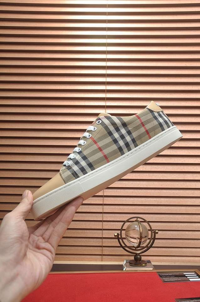 Burberry Leather Low-Top Sneakers Colorway 37 1133260-37