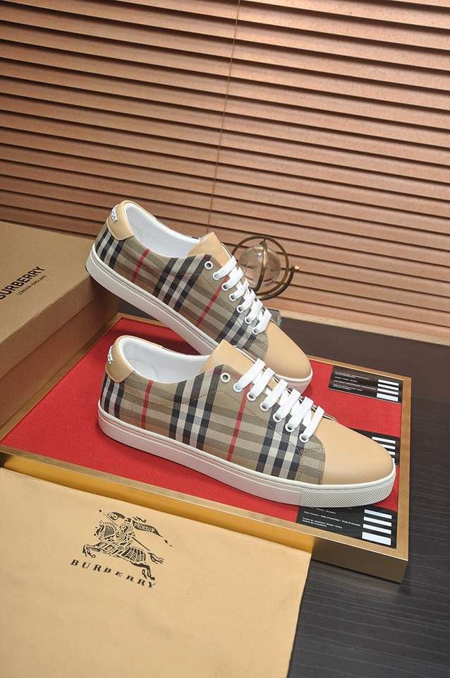 Burberry Leather Low-Top Sneakers Colorway 37 1133260-37