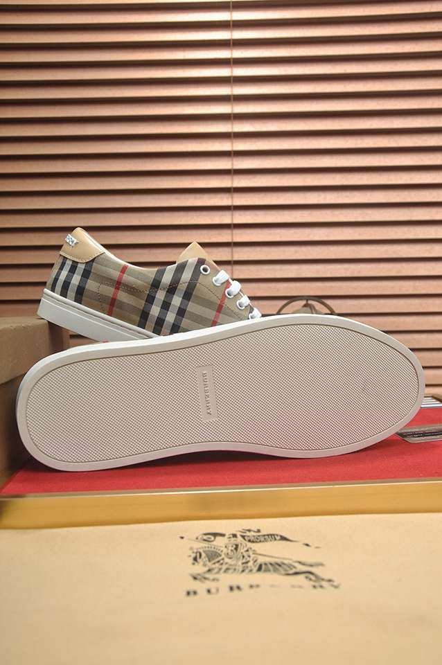 Burberry Leather Low-Top Sneakers Colorway 37 1133260-37