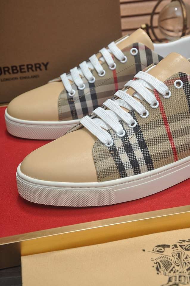 Burberry Leather Low-Top Sneakers Colorway 37 1133260-37