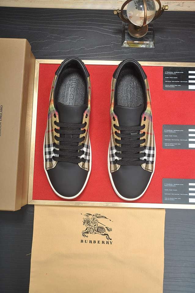 Burberry Leather Low-Top Sneakers Colorway 35 1133260-35