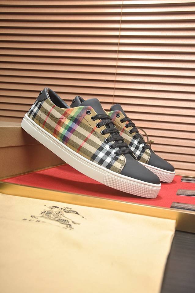 Burberry Leather Low-Top Sneakers Colorway 35 1133260-35