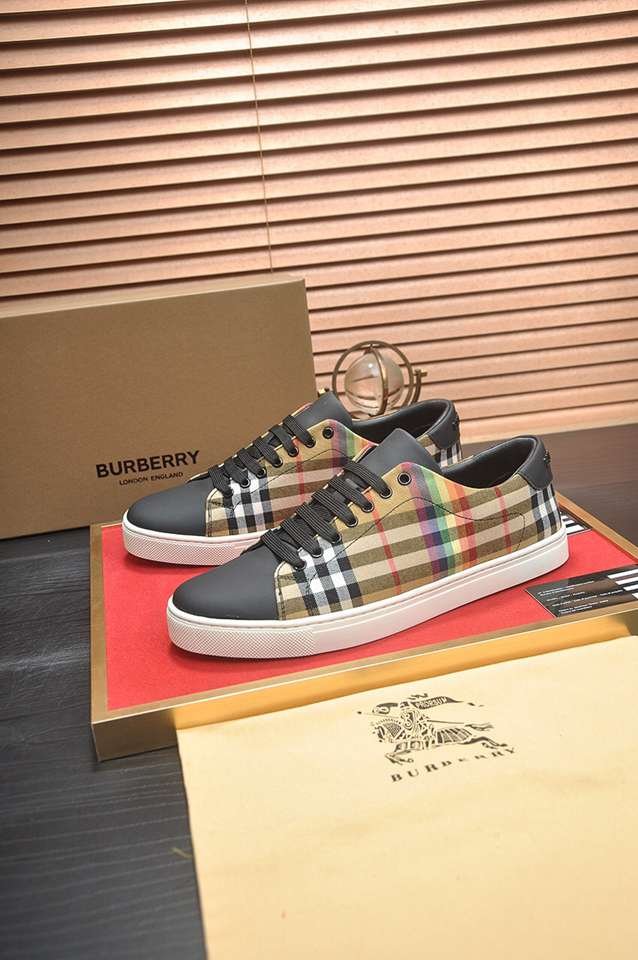 Burberry Leather Low-Top Sneakers Colorway 35 1133260-35