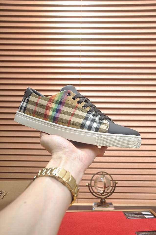 Burberry Leather Low-Top Sneakers Colorway 35 1133260-35