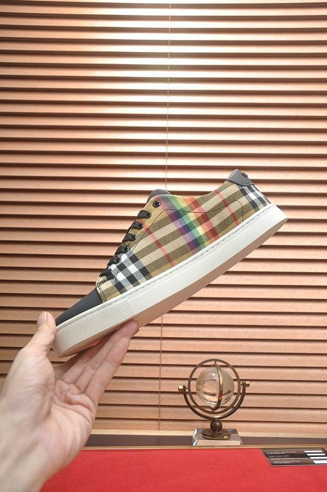 Burberry Leather Low-Top Sneakers Colorway 35 1133260-35