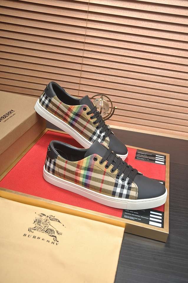 Burberry Leather Low-Top Sneakers Colorway 35 1133260-35