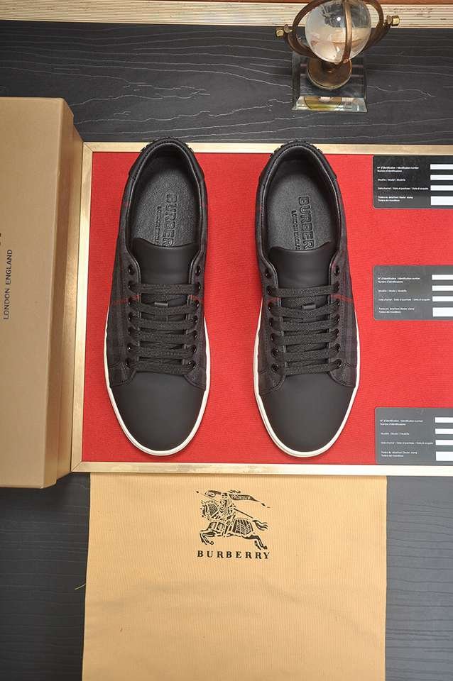 Burberry Leather Low-Top Sneakers Colorway 34 1133260-34