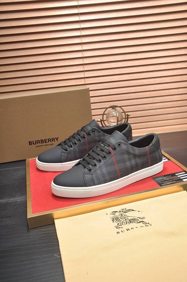 Burberry Leather Low-Top Sneakers Colorway 34 1133260-34