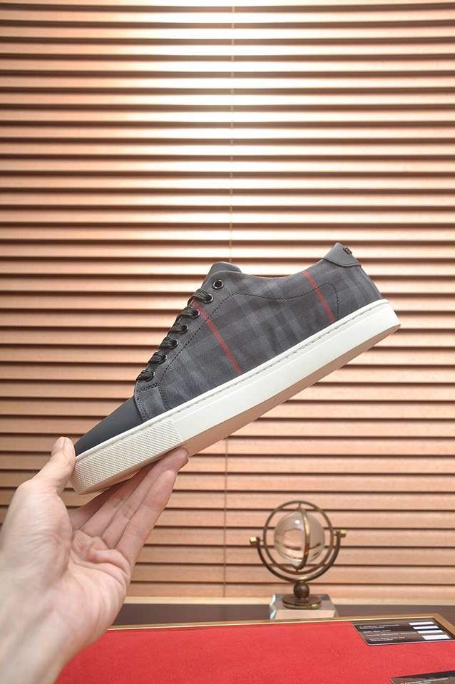 Burberry Leather Low-Top Sneakers Colorway 34 1133260-34