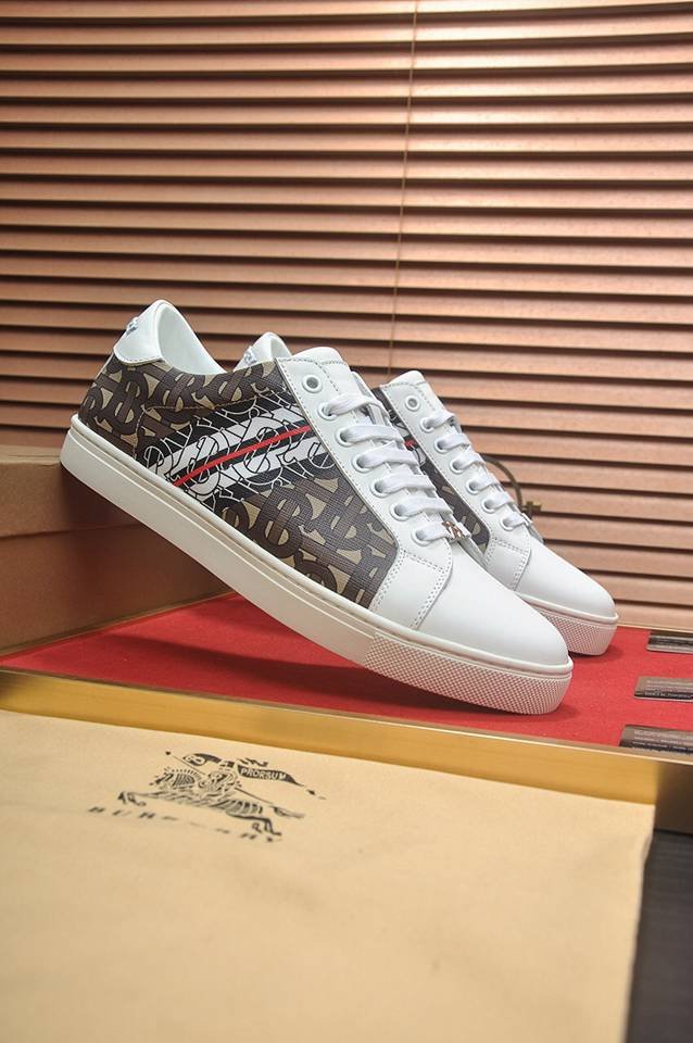 Burberry Leather Low-Top Sneakers Colorway 33 1133260-33
