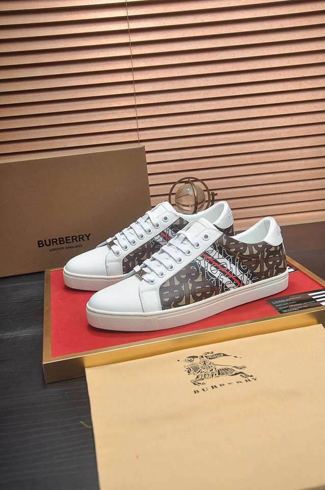 Burberry Leather Low-Top Sneakers Colorway 33 1133260-33