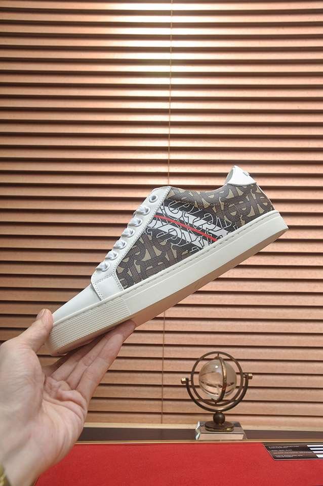 Burberry Leather Low-Top Sneakers Colorway 33 1133260-33