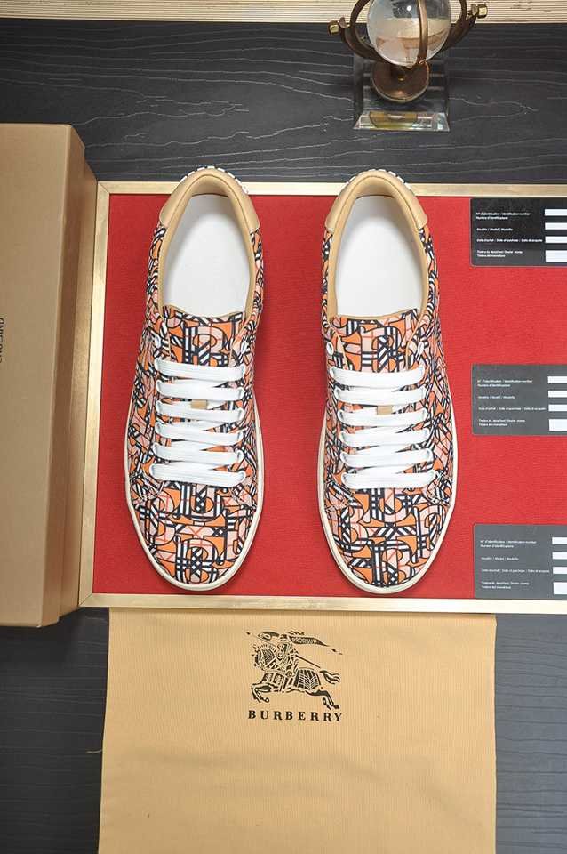 Burberry Leather Low-Top Sneakers Colorway 32 1133260-32