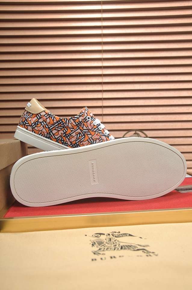 Burberry Leather Low-Top Sneakers Colorway 32 1133260-32