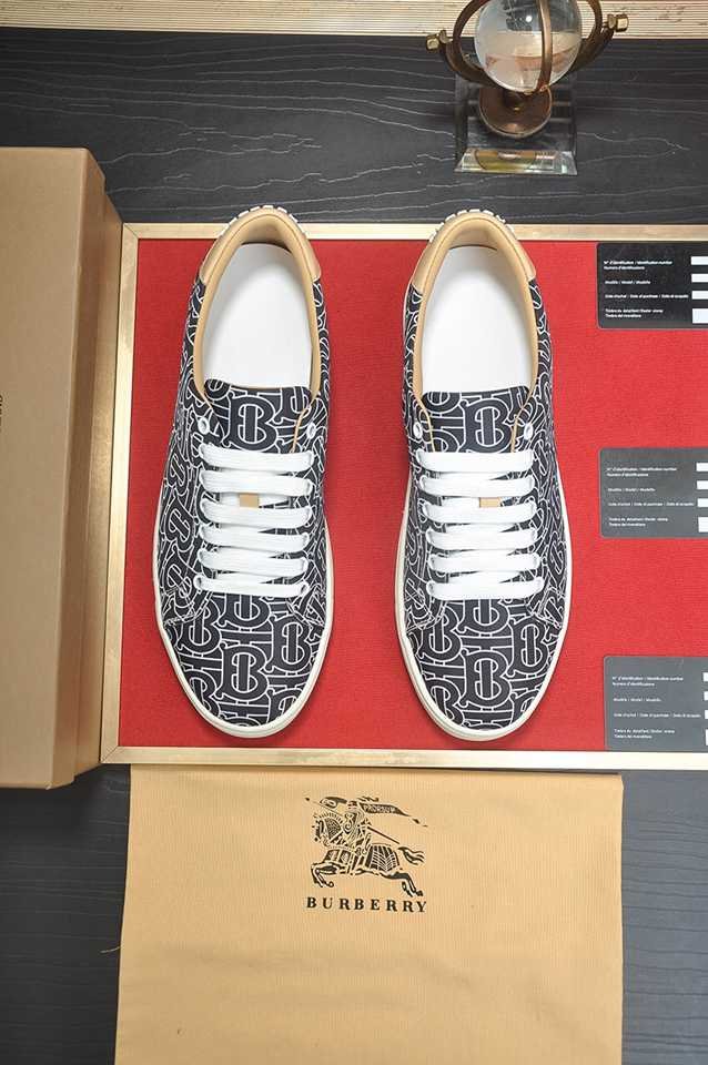 Burberry Leather Low-Top Sneakers Colorway 31 1133260-31