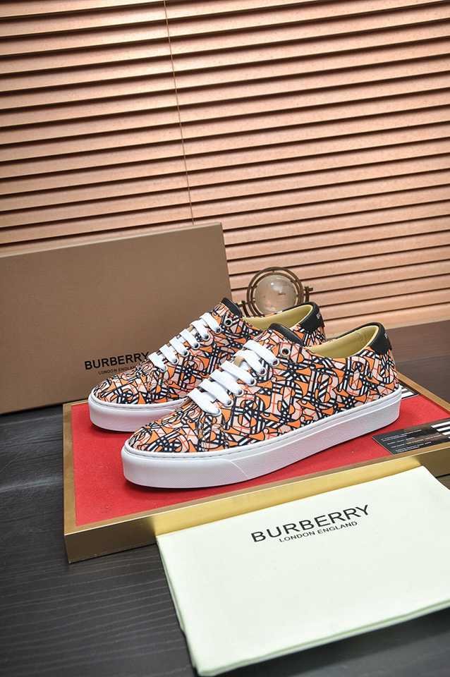 Burberry Leather Low-Top Sneakers Colorway 27 1133260-27