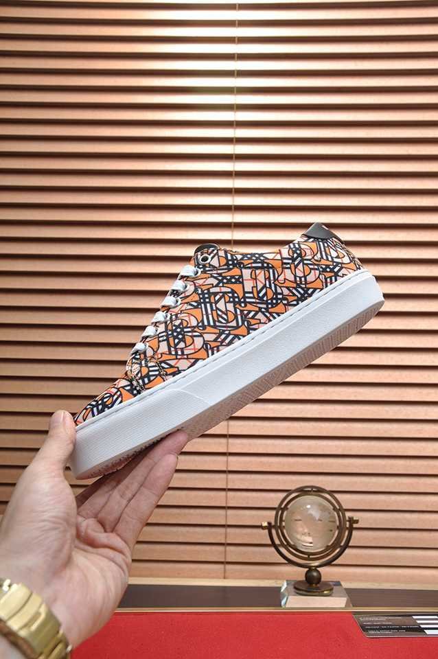 Burberry Leather Low-Top Sneakers Colorway 27 1133260-27