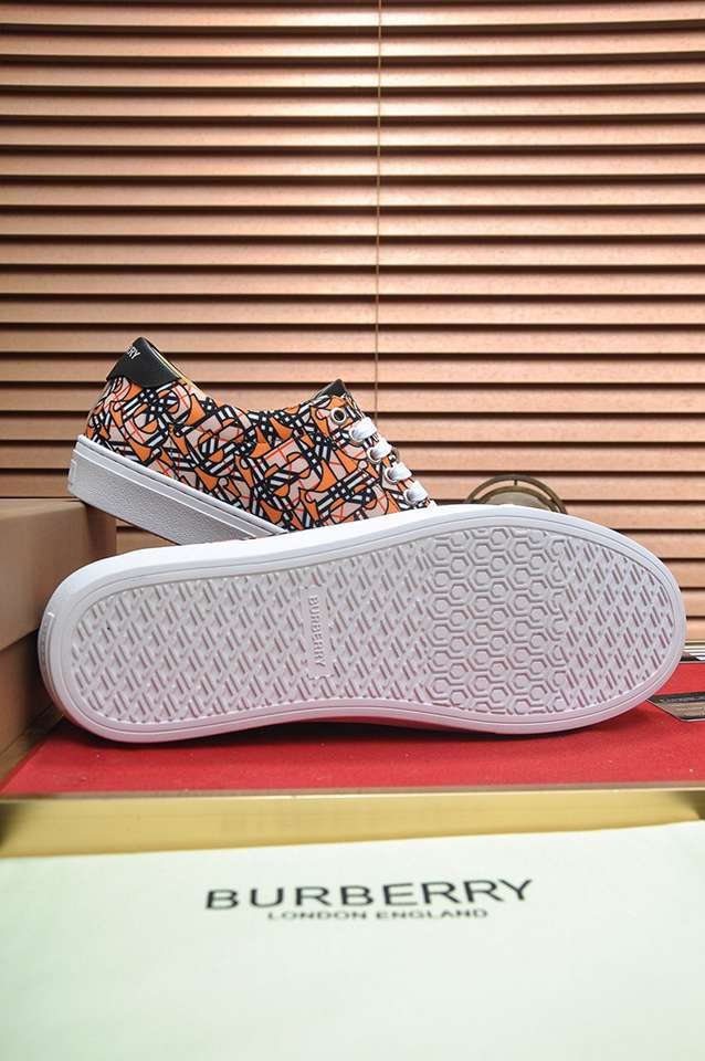 Burberry Leather Low-Top Sneakers Colorway 27 1133260-27