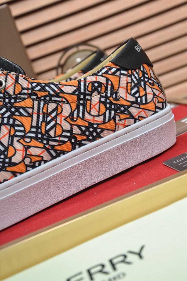 Burberry Leather Low-Top Sneakers Colorway 27 1133260-27