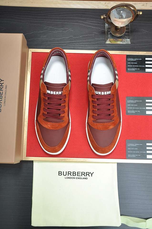 Burberry Leather Low-Top Sneakers Colorway 22 1133260-22