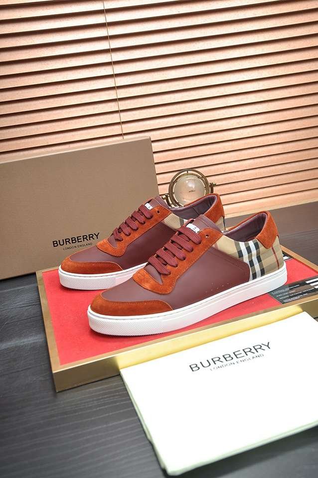 Burberry Leather Low-Top Sneakers Colorway 22 1133260-22