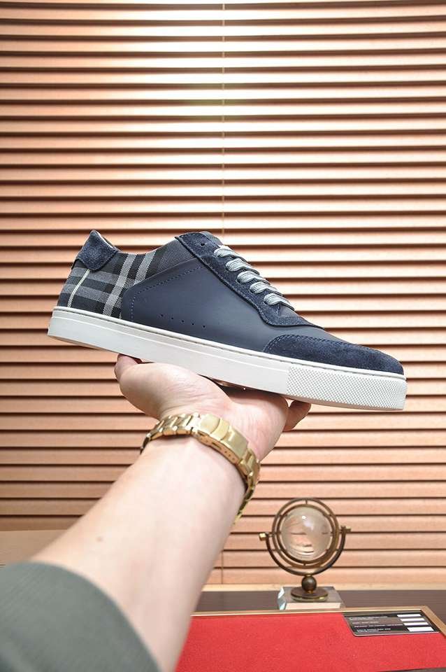 Burberry Leather Low-Top Sneakers Colorway 21 1133260-21