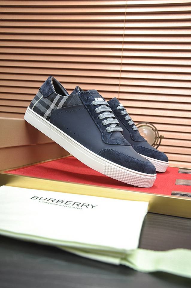 Burberry Leather Low-Top Sneakers Colorway 21 1133260-21