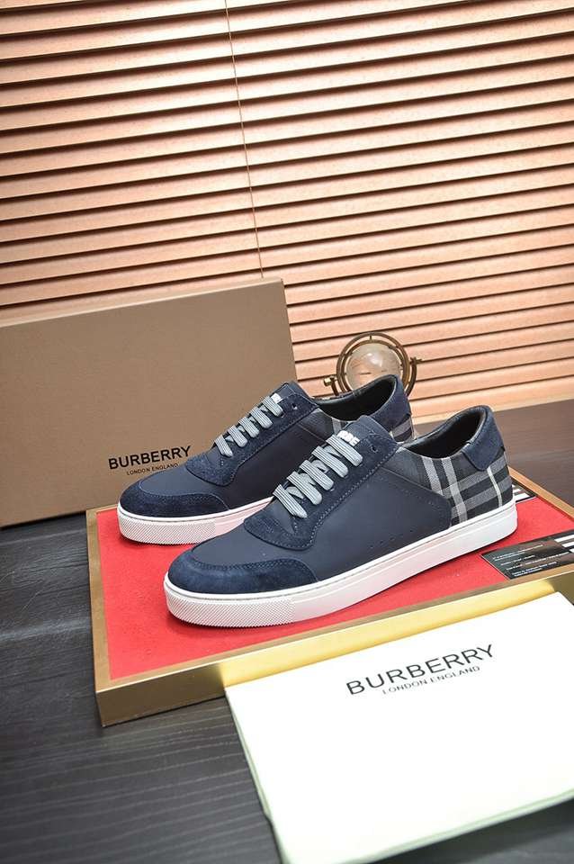 Burberry Leather Low-Top Sneakers Colorway 21 1133260-21